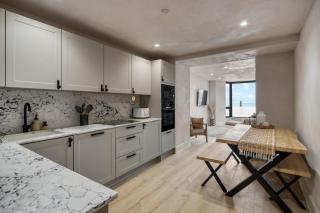 Sea View Apartment overlooking Mumbles Bay - The Mumbles - 7