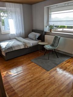 Gemütliche EG Wohnung nahe DAA, Würzburg, A3, A7, A81, in Fuchsstadt - Reichenberg - 1