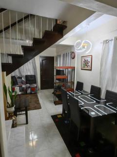 Cozy Townhouse own parking Wi-Fi - 7