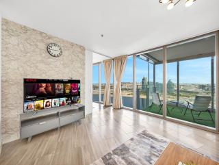 Cozy, Big 1BHK, Close to Downtown, Great Amenities - Dubai - 2