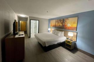 Days Inn by Wyndham Shawnee - Shawnee - 3