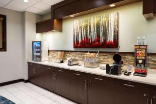 Super 8 by Wyndham Conrad - Conrad - 0