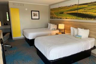 Days Inn by Wyndham Hays - Hays - 4