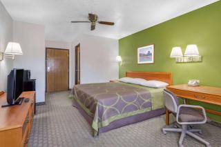 Super 8 by Wyndham Price - Price - 6