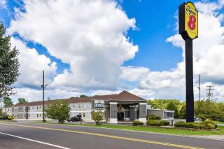 Super 8 by Wyndham Dickson - 9