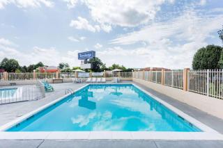 Travelodge by Wyndham Ridgeway Martinsville Area - Martinsville - 8