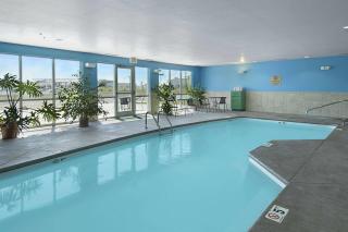 Super 8 by Wyndham Topeka at Forbes Landing - Topeka - 8