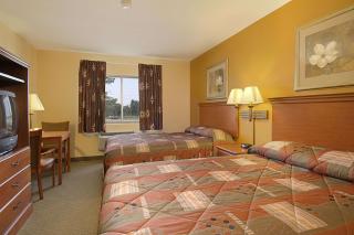 Super 8 by Wyndham Topeka at Forbes Landing - Topeka - 5