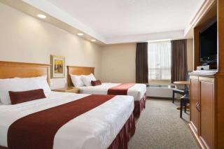 Travelodge by Wyndham Spruce Grove - 1
