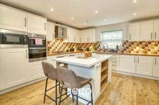 Incredible and Charming 4-bed Home in Lincoln by Renzo, Free Parking, Close to Lincoln Hospital! - Lincoln - 9