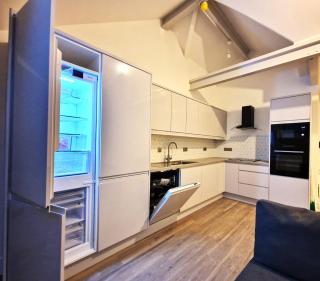 Alberton Apartments - Spacious - Newly Renovated - Bristol - 6
