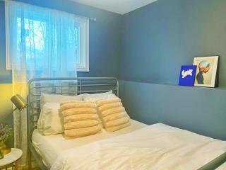 Family Comfort Stay - 2 Bedroom Apartment - Barrie - 8