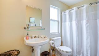 Private Rooms Garden Resort - Cloverdale - 9