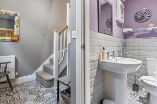 No. 4 - Oak Tree Cottage - Pass the Keys - 4