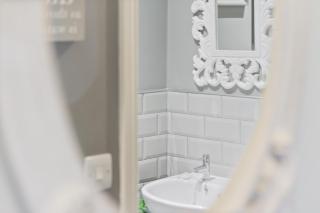 No 5 - Chestnut Cottage - Pass the Keys - 3