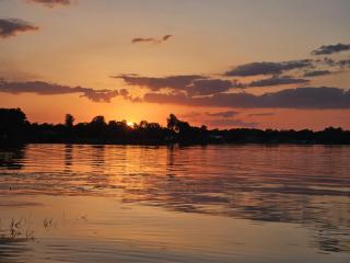 Charming Lakefront Home Hot Tub - 4