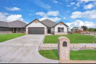 Come n find out! Breathtaking! - Lawton - 6