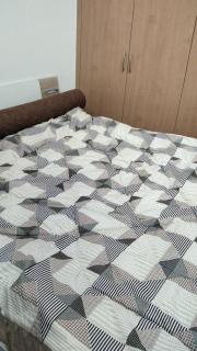 Luxury Room by the Sea Stunning View, King Bed, and Cozy Living Space - Room inside Apartment - Adschman - 7