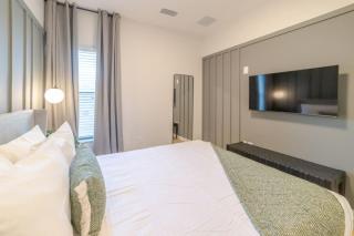 5 Bedroom 5 Bathroom Paradiso Grande 10352 - 2