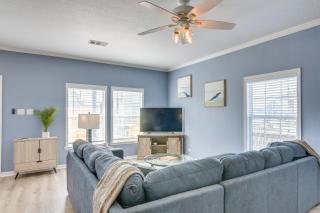 Hot Tub, Patio and Deck Coastal Crystal Beach Home! - Crystal Beach - 7