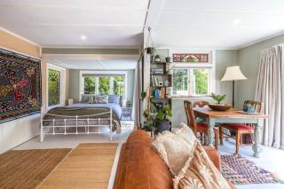 Hillside Hideaway - - 1