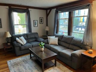 Charming 3BR in centrally located neighborhood - Grafton - 7