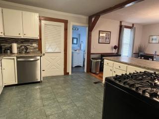 Charming 3BR in centrally located neighborhood - Grafton - 2