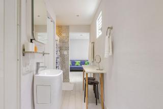 City Beach Apartments - 1