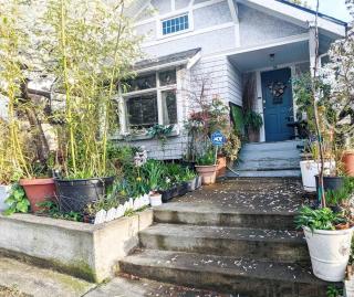 Walker Paradise #2 with 1 Permitted street parking in front - Seattle - 9