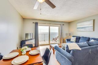 Steps to Shore PCB Condo with Pool Access and Views! - Panama City Beach - 3