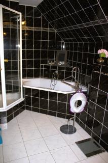 Ferienhaus Meerzeit-4SZ, 2Wohnzimmer, WLAN-8 km Warnemünde - - 1