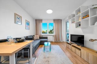 Warsaw Airport Apt - Balcony, Parking, Bus nearby - by Rentujemy - Varsovie - 2