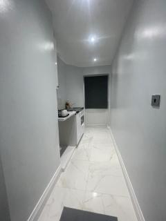 Premium studio flat rental - Havering - 6