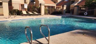 Cozy condo near MCC with pool, BBQ, covered parking - Mesa - 0