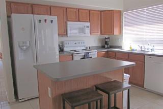 Cozy house near I-10 with pool heater, hot tub, BBQ - Goodyear - 5