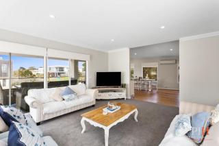 Coastal Family Retreat in CW - 9
