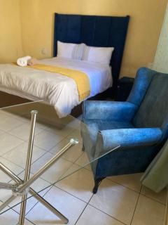 Whizzy Lifestyle Lodge - Witbank - 3