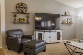 Cozy home with pool, fire table, BBQ, RV parking - Mesa - 6