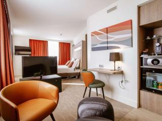Novotel Lyon Centre-Confluence Bord de Saone - Lyon - 4