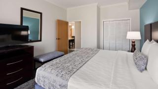 Best Western Plus Ambassador Suites - 2