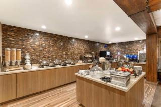 Best Western Cotton Tree Inn - 1