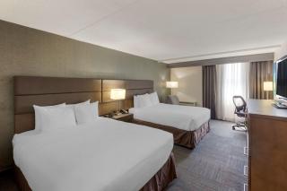 Best Western Plus Toronto Airport Hotel - Mississauga - 1