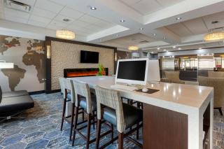 Best Western Plus Toronto Airport Hotel - 7