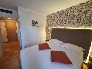 Best Western L'Orangerie - Nimes - 7