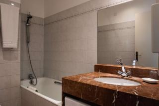Best Western L'Orangerie - Nimes - 3