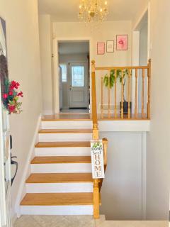 Sunny House - Main Floor, Free parking, in Toronto - Toronto - 6