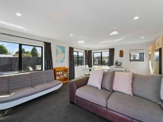 MiddleIsland-FREE & FAST wifi NETFLIX & aircon - 8