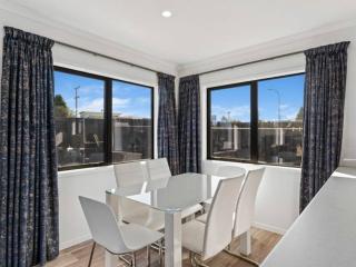 MiddleIsland-FREE & FAST wifi NETFLIX & aircon - 4