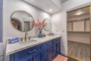 Peaceful Oasis Near Strip & Airport Pool Spa - Paradise - 3