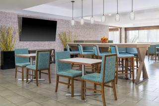 Hampton Inn Martinsburg - 2